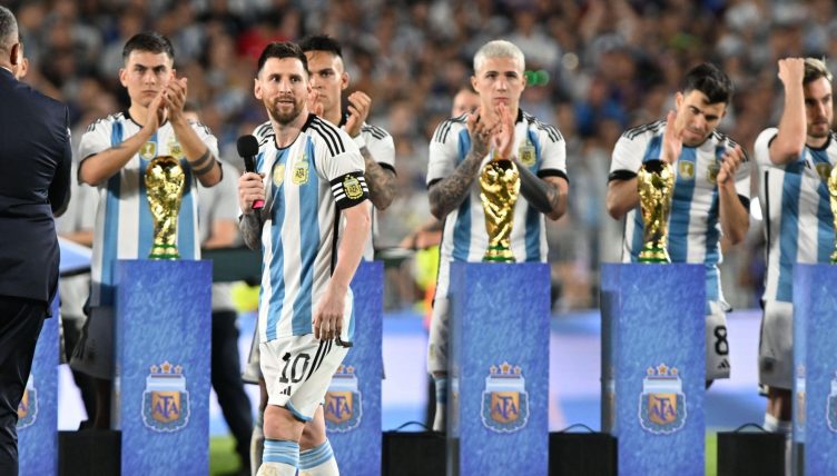 Messi gets emotional when honored