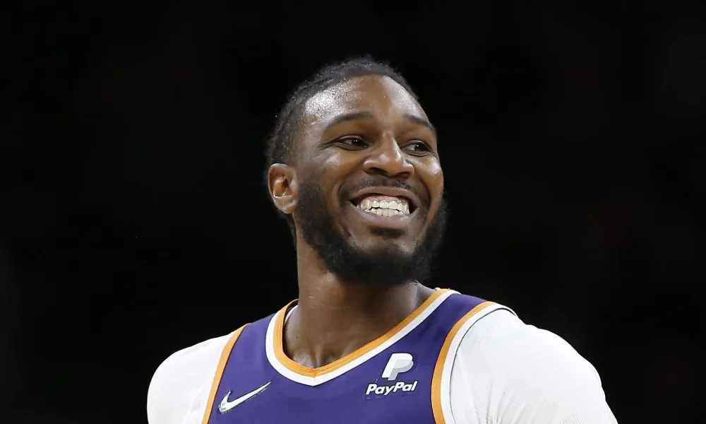 Jae Crowder Shines As Milwaukee Bucks Conquer Phoenix Suns In His Emotional Return