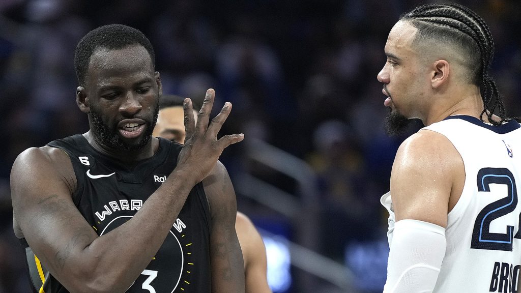 Draymond Green Can’t control His laughter After Kyrie Irving declines to exchange Dillon Brooks’ jersey