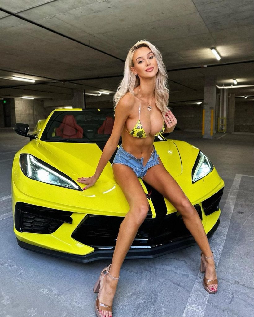 Veronika Rajek in Bikini