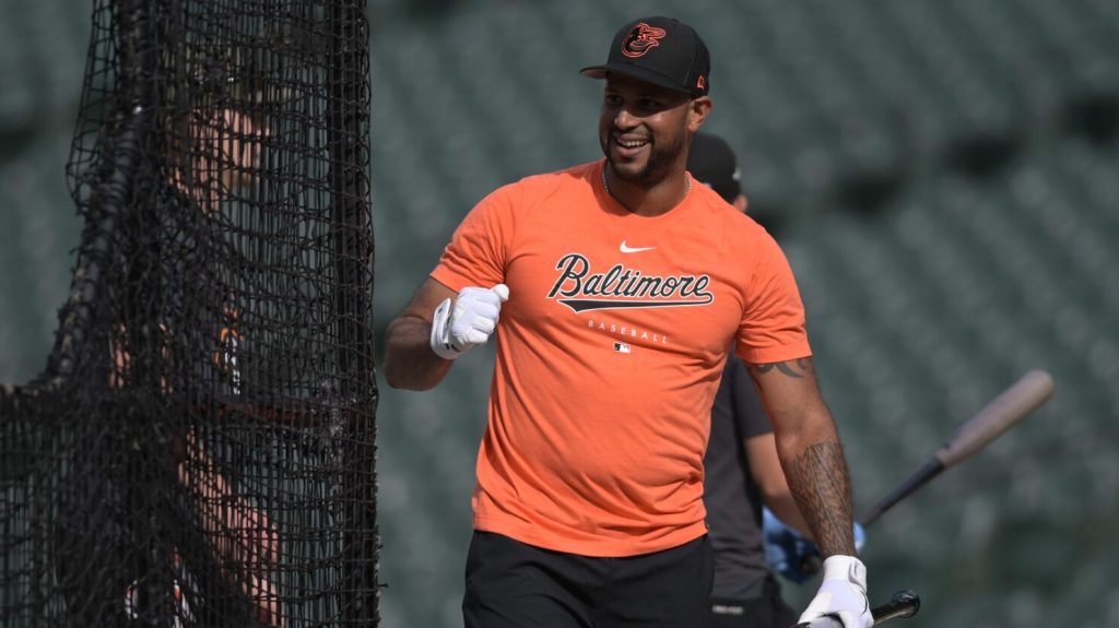 Fans Didn’t Welcome Former Yankees Aaron Hicks Throughout The Game