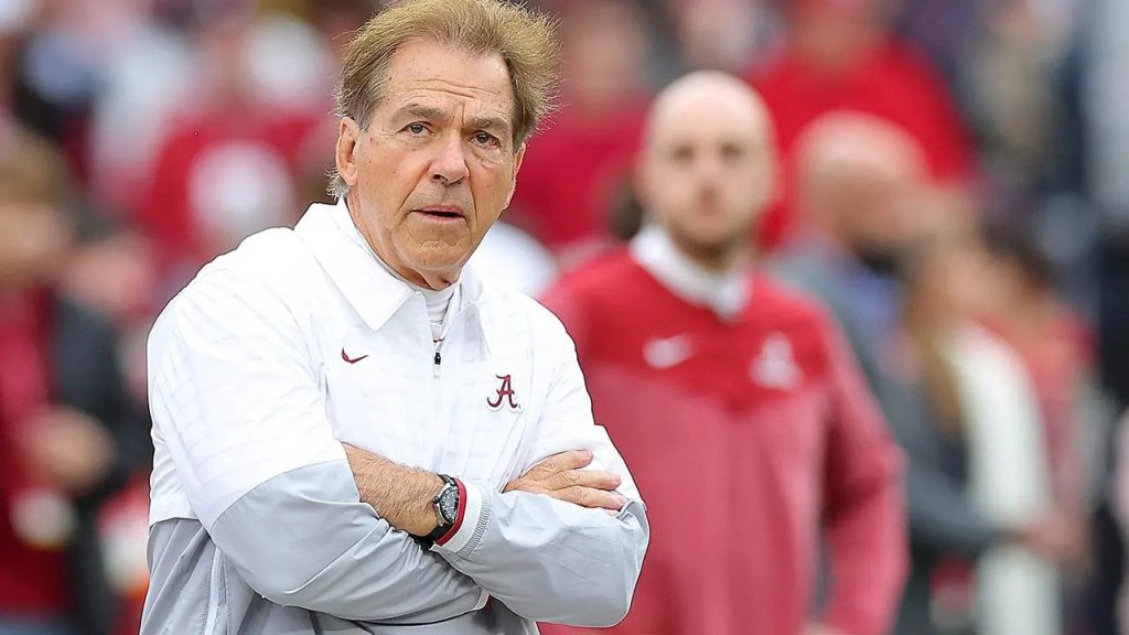 Alabama Football Recruits New Punter From Hometown Tuscaloosa