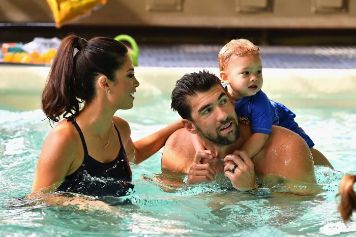 Family Vacation Photos of Michael Phelps Going Viral