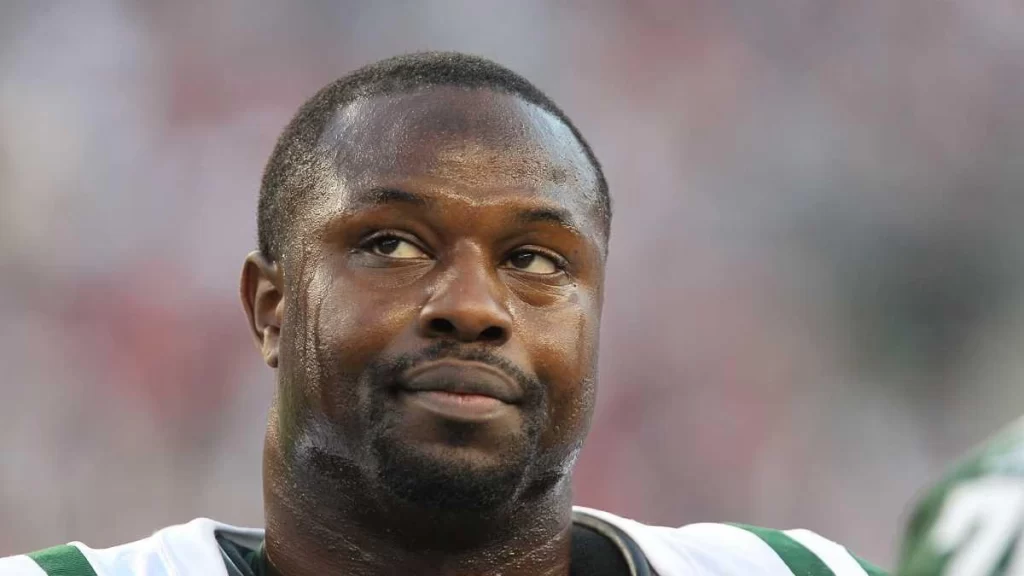 ESPN’s Bart Scott Thinks Broncos QB Russell Wilson Not Going To Kill This NFL Season