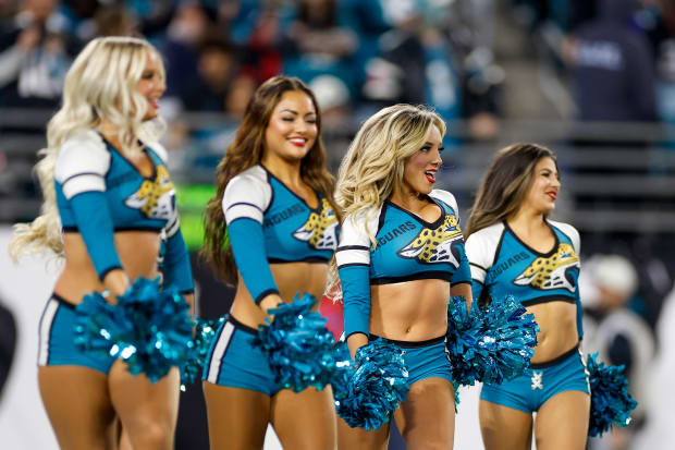 NFL cheerleaders of the preseason