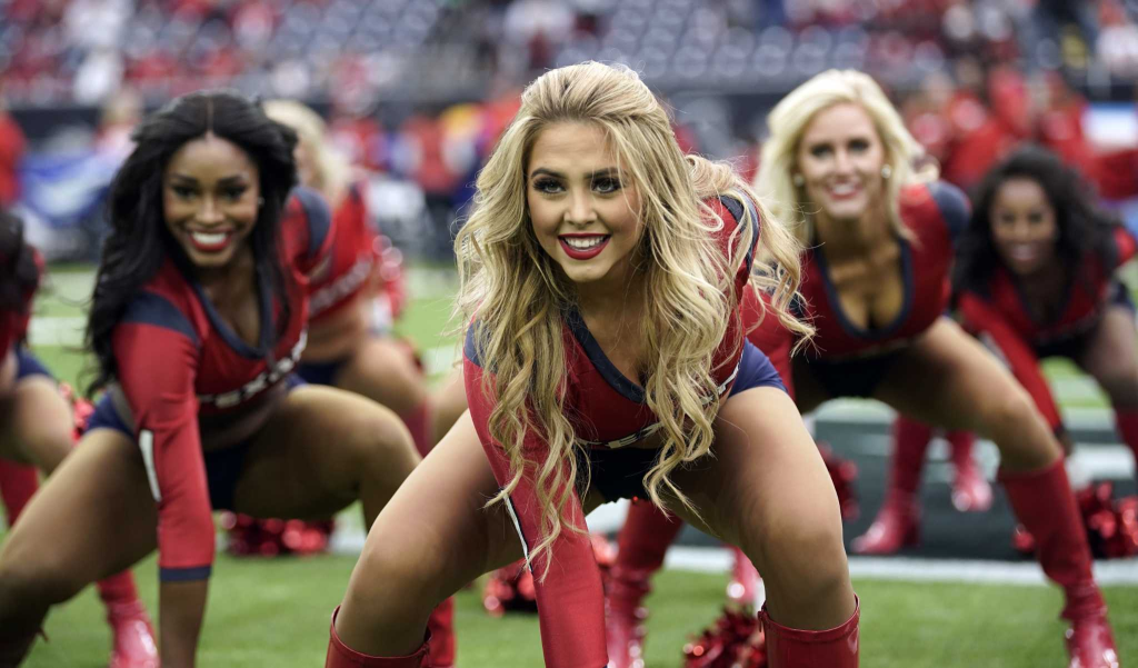 Houston Texans Cheerleaders Wild Photos Going Viral Amid NFL Preseason