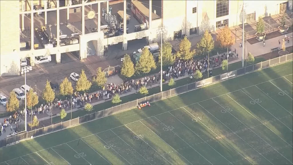 Deion Sanders Hype Among Colorado Students Waits In Long Tickets Line Vs Colorado State