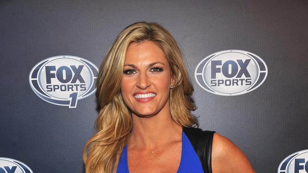 Wild Outfit Photos of Erin Andrews To Packers’ Win Over Bears Causing A Stir