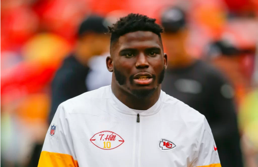 Tyreek Hill Threatens Micah Parsons Cowboys Dolphins -Bullscore