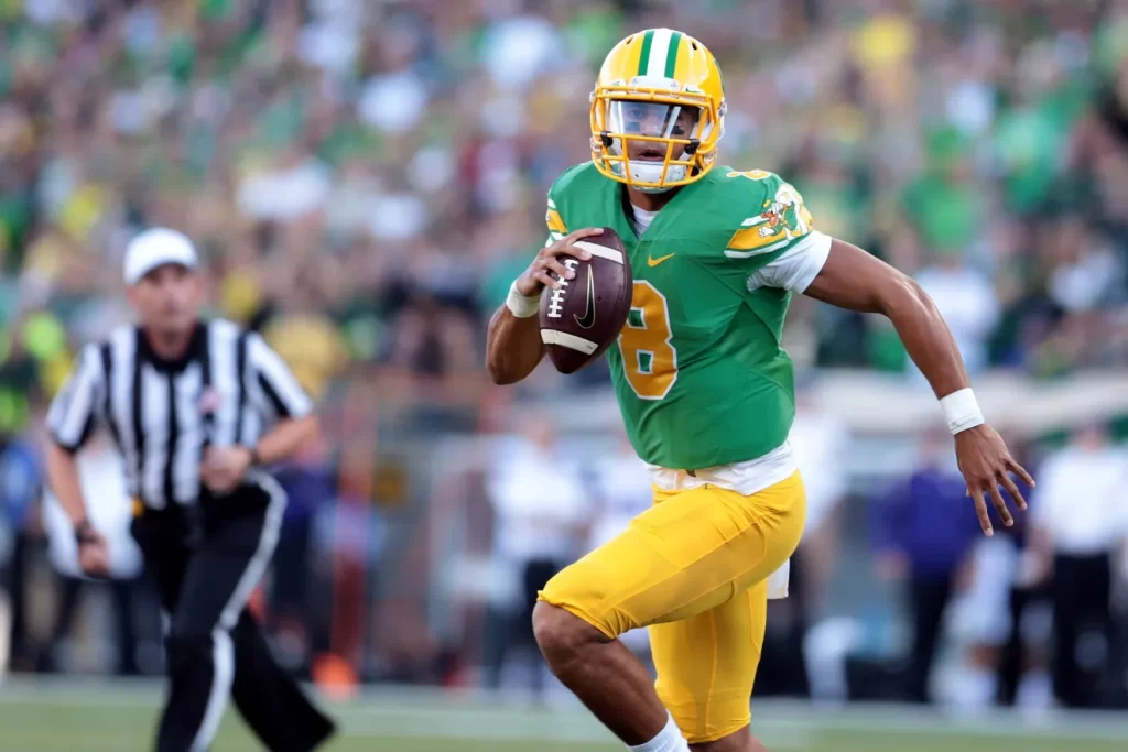 ‘Mighty Oregon’ throwback football uniforms are head-turning