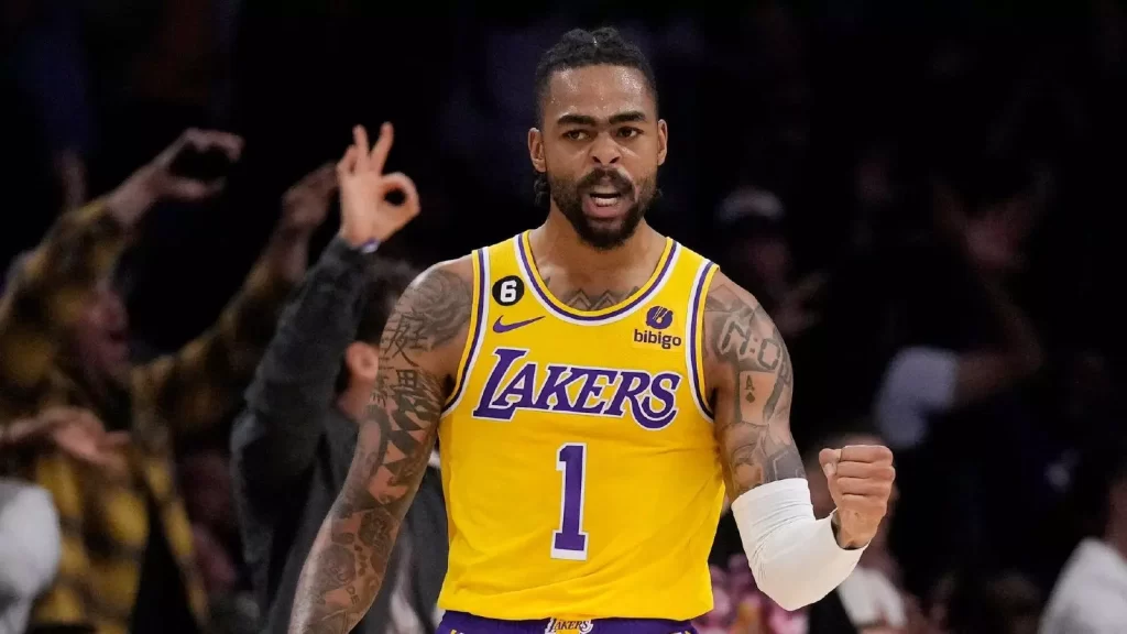 Wild Video of D’Angelo Russell Fully Ignoring LeBron James, Pays The Price
