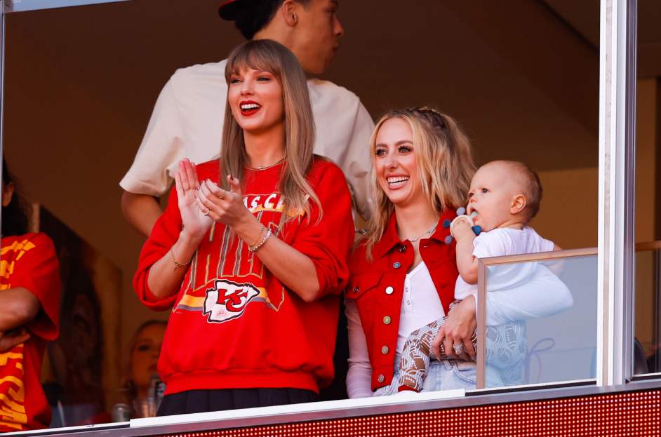 Fans accuse Taylor Swift of being unfaithful to Brittany Mahomes with her $70 limited-edition present