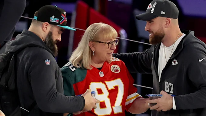 Why did Travis Kelce’s parents divorce? Donna Kelce discusses her connection with Ed Kelce.